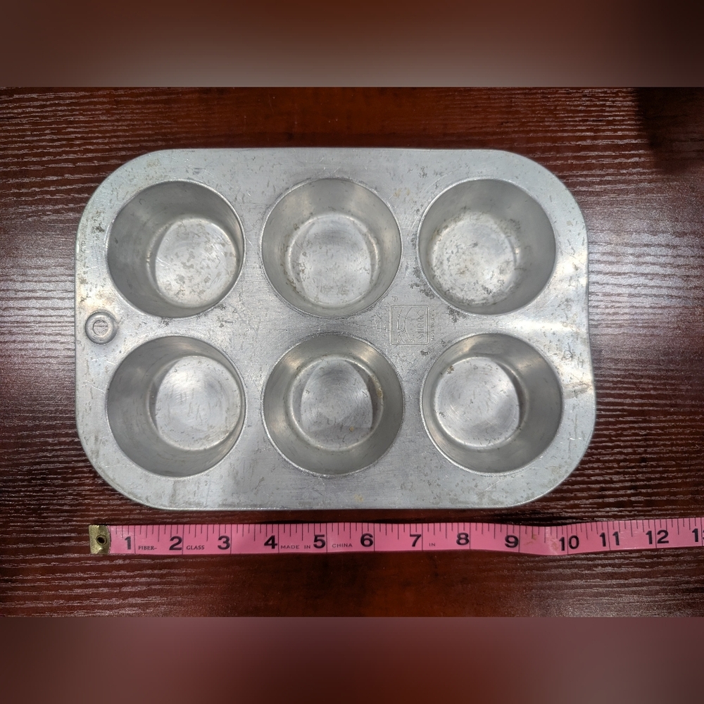 Vintage Mirro Aluminum Muffin Tin